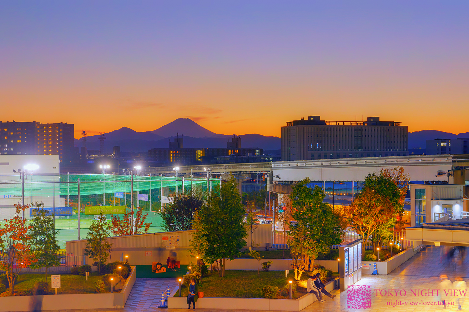 ららぽーと立川立飛からの富士山夕景