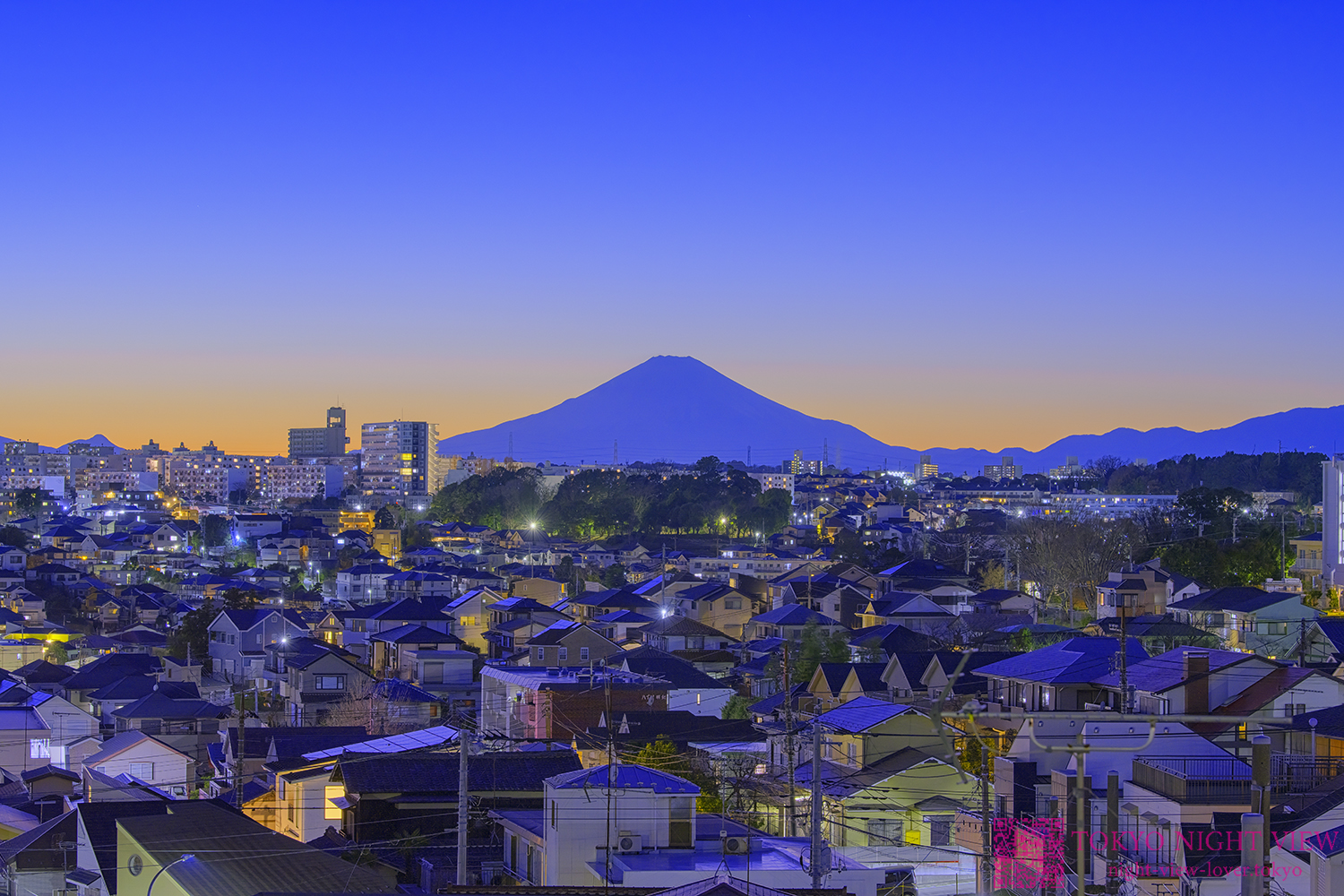 松ノ内公園馬の背遊歩道からの富士山夕景