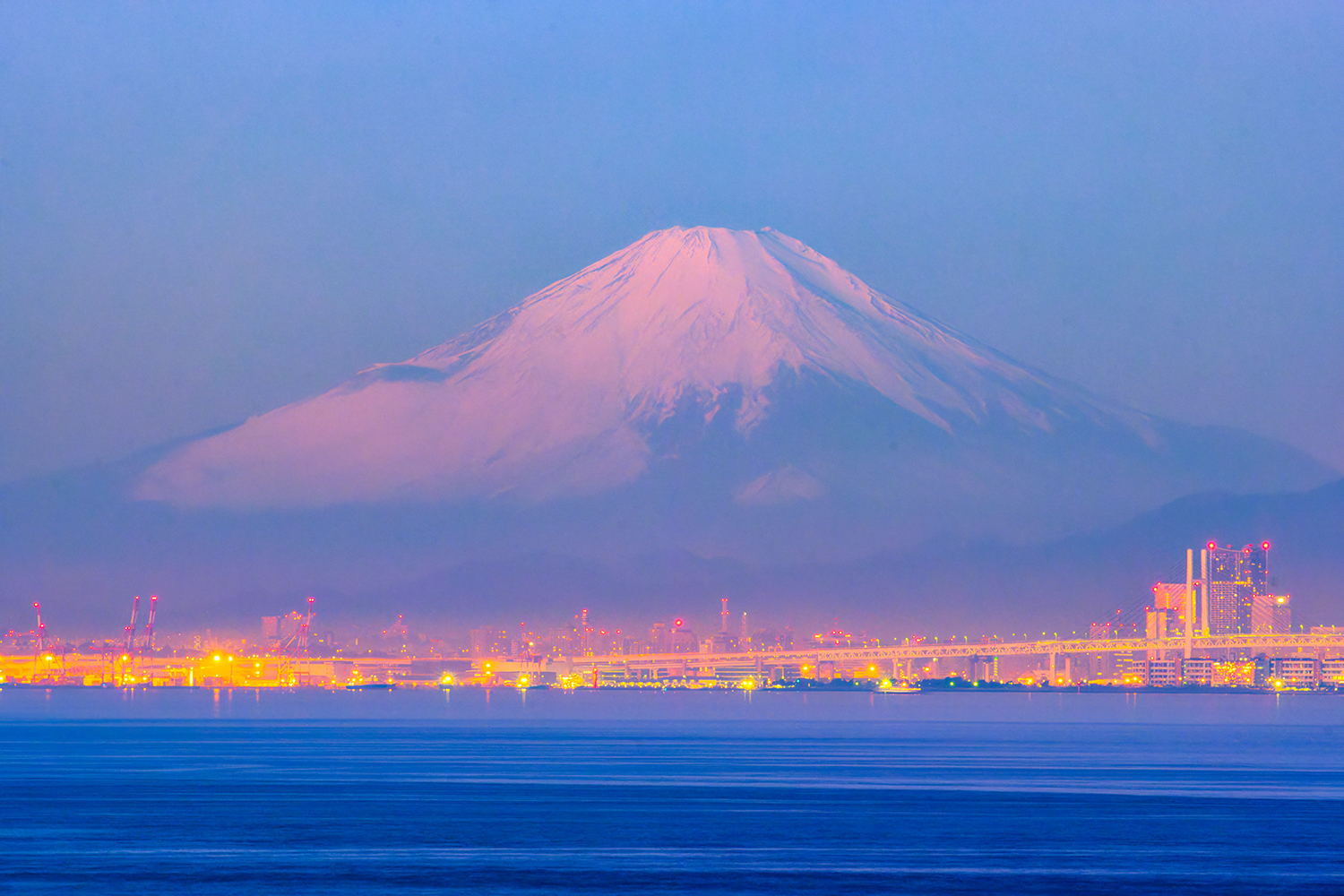海ほたるから眺める富士山
